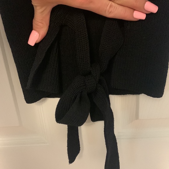 Aritzia Cross Back Top - Picture 3 of 3